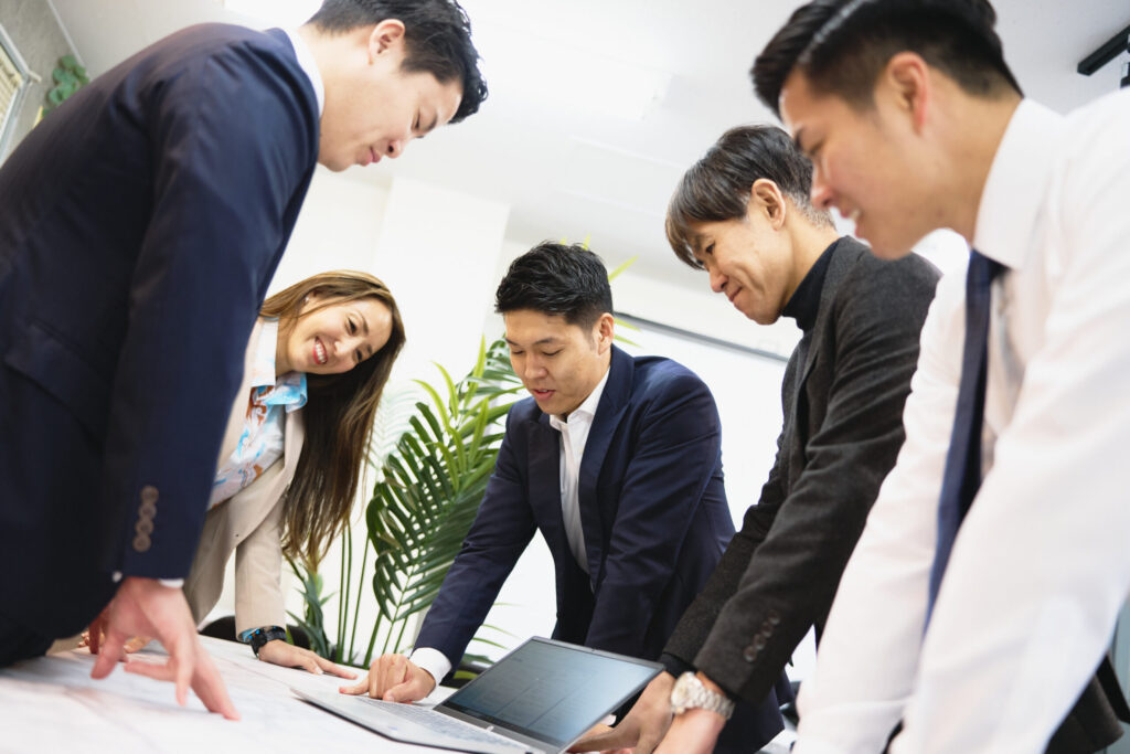 年間MVP受賞者が語る、TOP Searchで見つけた“理想の人材支援”のかたち。候補者一人ひとりに寄り添う支援スタイルと、組織全体で成果を生み出す仕組みに迫る！